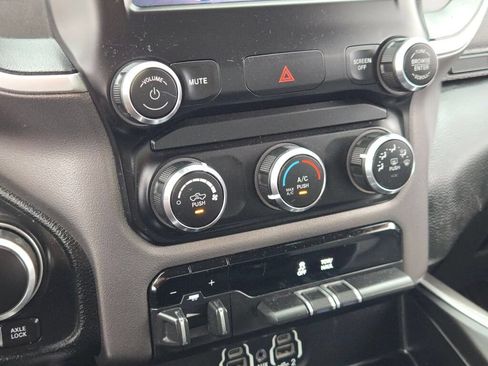 Used 2020 RAM 1500 Big Horn AWD/4WD image 11