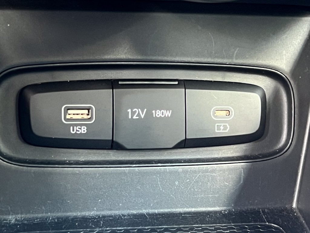 Used 2025 Hyundai Venue SEL FWD image 28
