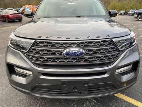 Certified 2022 Ford Explorer XLT w/ Equipment Group 202A image 33