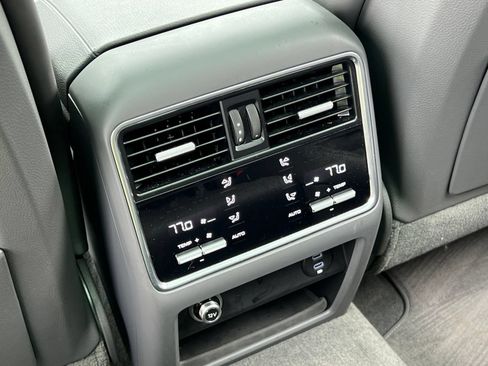 Certified 2023 Porsche Cayenne AWD/4WD image 19