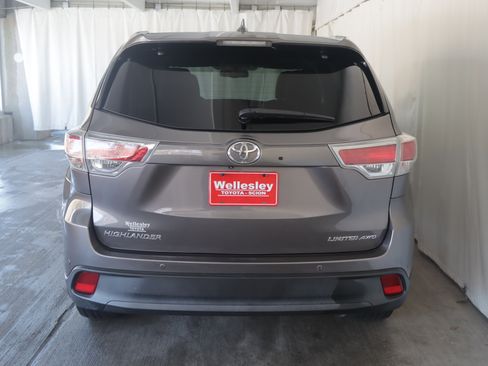 Used 2016 Toyota Highlander Limited image 19