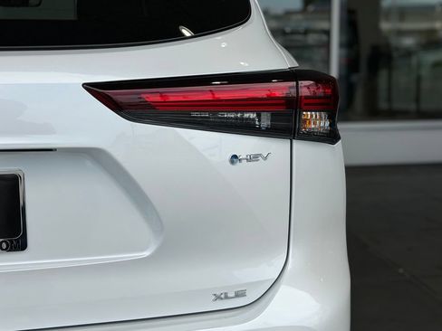 New 2026 Toyota Highlander XLE AWD/4WD image 12
