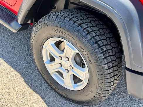Used 2020 Jeep Wrangler Sport AWD/4WD image 10