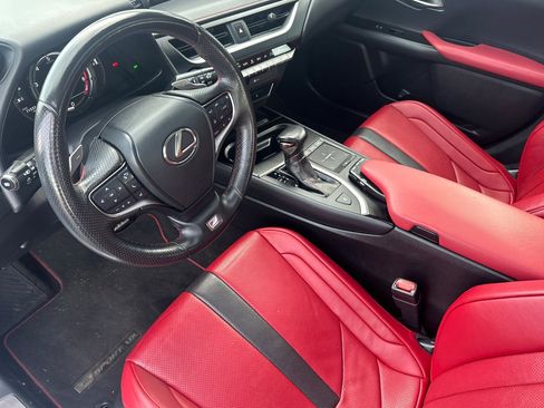 Used 2019 Lexus UX 200 F Sport w/ F Sport Premium Package image 10