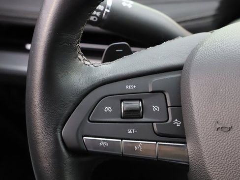 Used 2025 Cadillac XT4 Premium Luxury image 24