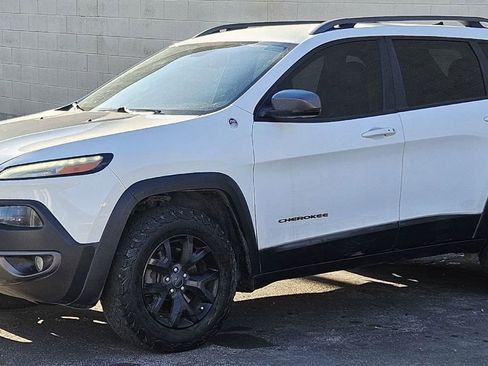 Used 2017 Jeep Cherokee Trailhawk AWD/4WD image 1