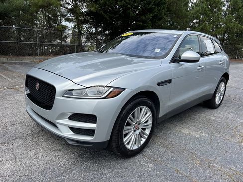 Used 2020 Jaguar F-PACE Premium image 3