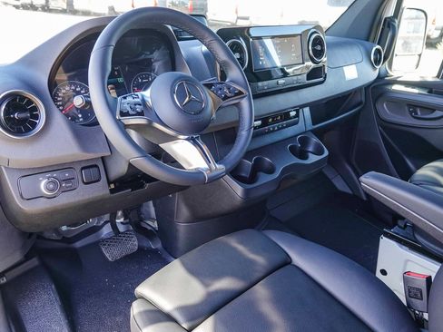 New 2025 Mercedes-Benz Sprinter 2500 image 11