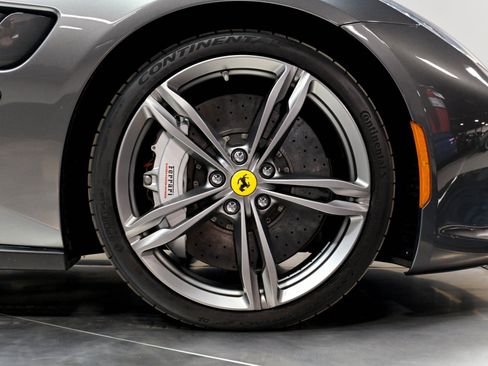 Used 2017 Ferrari GTC4Lusso AWD/4WD image 28