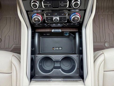 Used 2021 GMC Yukon Denali image 18