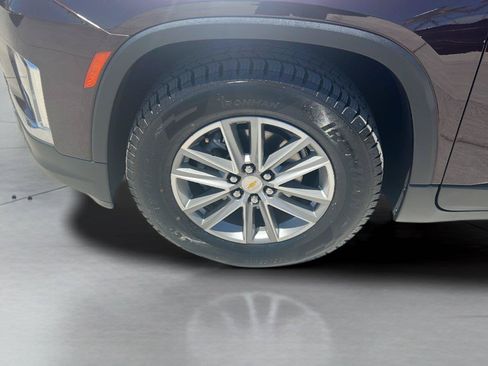 Used 2023 Chevrolet Traverse LT FWD image 23