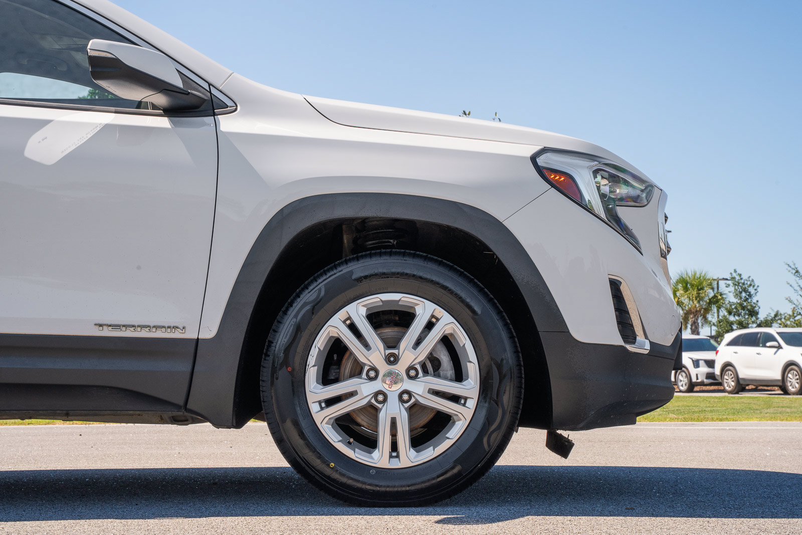 Used 2019 GMC Terrain SLE w/ Driver Convenience Package AWD/4WD image 9