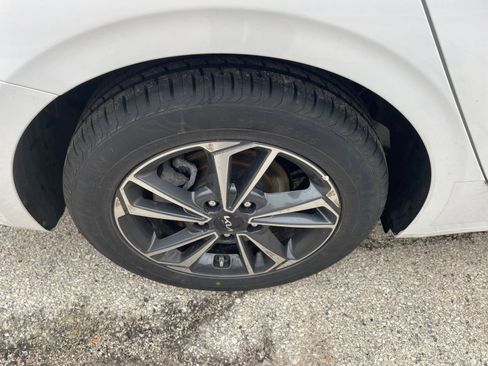 Used 2024 Kia Forte LXS image 29