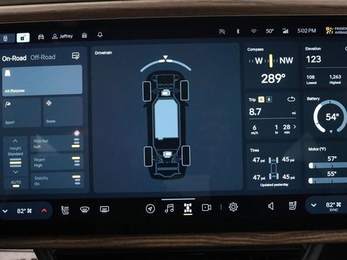 Used 2023 Rivian R1T Adventure image 16