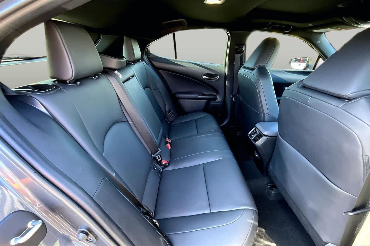 Certified 2024 Lexus UX 250h FWD image 19