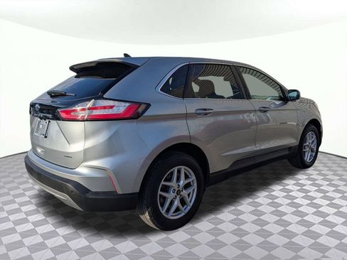 Used 2024 Ford Edge SEL image 3