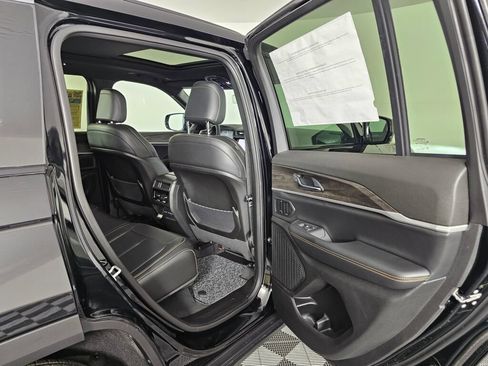 New 2026 Jeep Grand Cherokee Limited AWD/4WD image 36