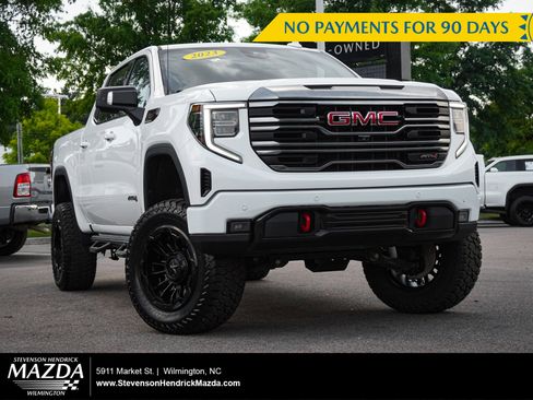 Used 2023 GMC Sierra 1500 AT4 w/ Technology Package AWD/4WD image 1