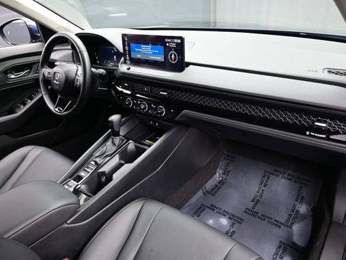 Used 2025 Honda Accord EX-L image 15