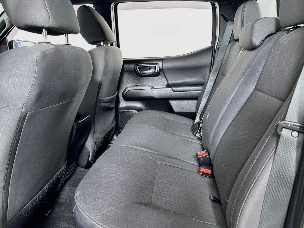 Used 2019 Toyota Tacoma TRD Sport AWD/4WD image 12