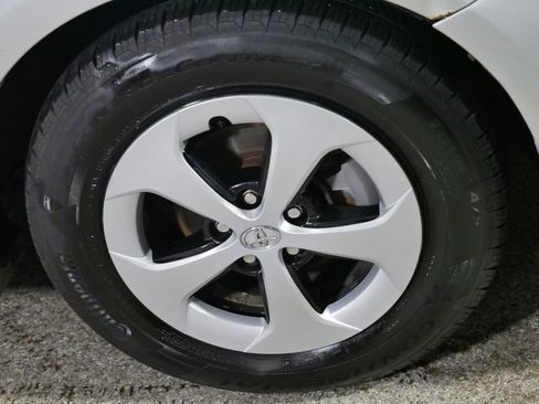Used 2014 Toyota Prius Three w/ Solar Roof Package FWD image 15
