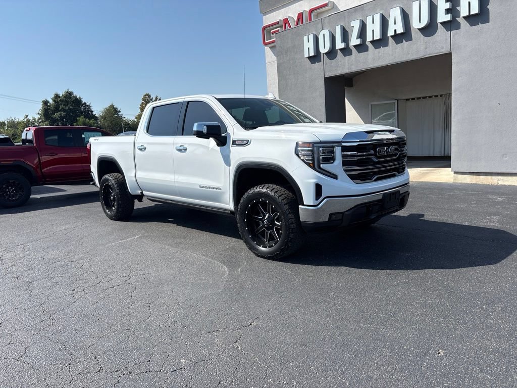Used 2023 GMC Sierra 1500 SLT w/ SLT Convenience Package AWD/4WD image 2