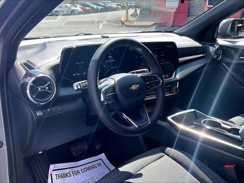 Used 2025 Chevrolet Equinox LT image 10