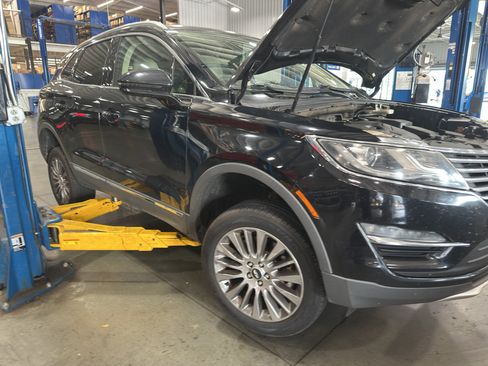 Used 2016 Lincoln MKC Reserve FWD image 2