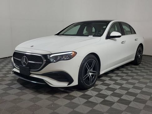 Used 2025 Mercedes-Benz E 350 4MATIC Sedan image 3