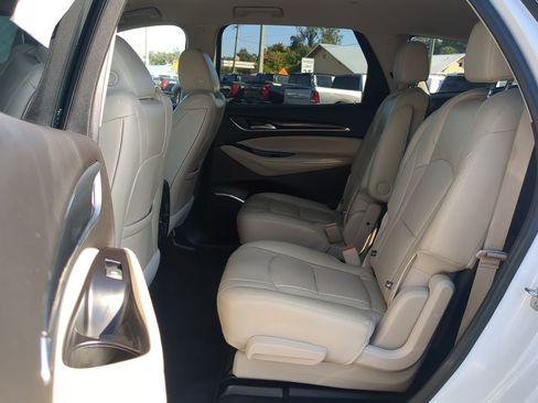 Used 2020 Buick Enclave Essence w/ Sound and Sites Package image 14