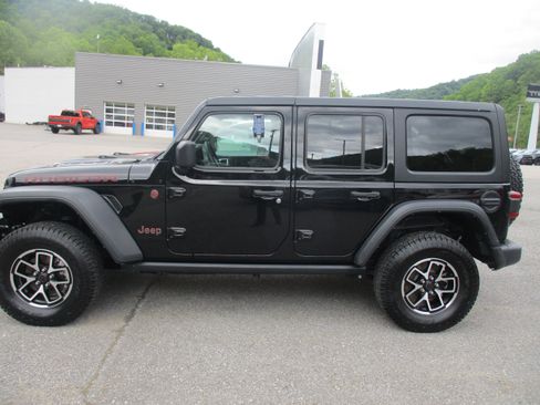 Used 2024 Jeep Wrangler Unlimited Rubicon AWD/4WD image 7