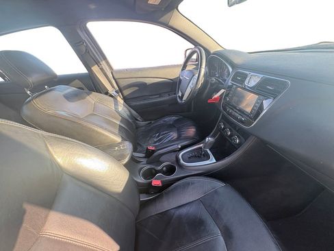 Used 2011 Chrysler 200 Limited image 15