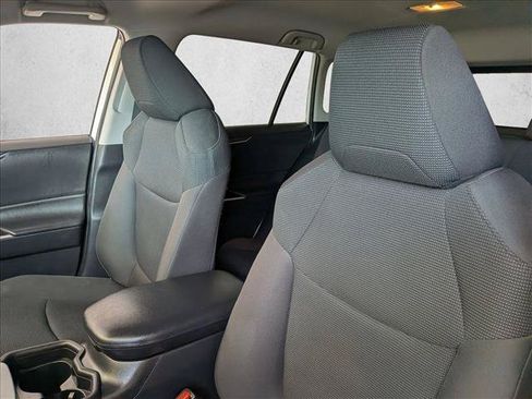 Used 2021 Toyota RAV4 LE w/ Carpet Mat Package (TMS) FWD image 12