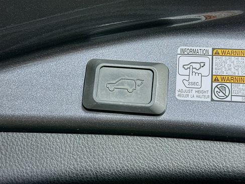 Used 2017 Toyota RAV4 XLE image 30