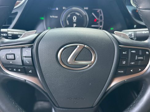 Used 2025 Lexus ES 300h w/ Premium Package FWD image 18