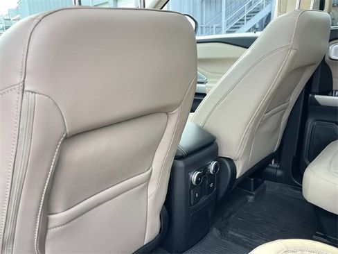 Used 2023 Ford Explorer Limited w/ Limited Technology Package image 21