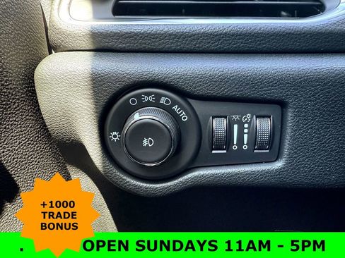 New 2026 Chrysler Pacifica Limited w/ Uconnect Theater Family Group image 17