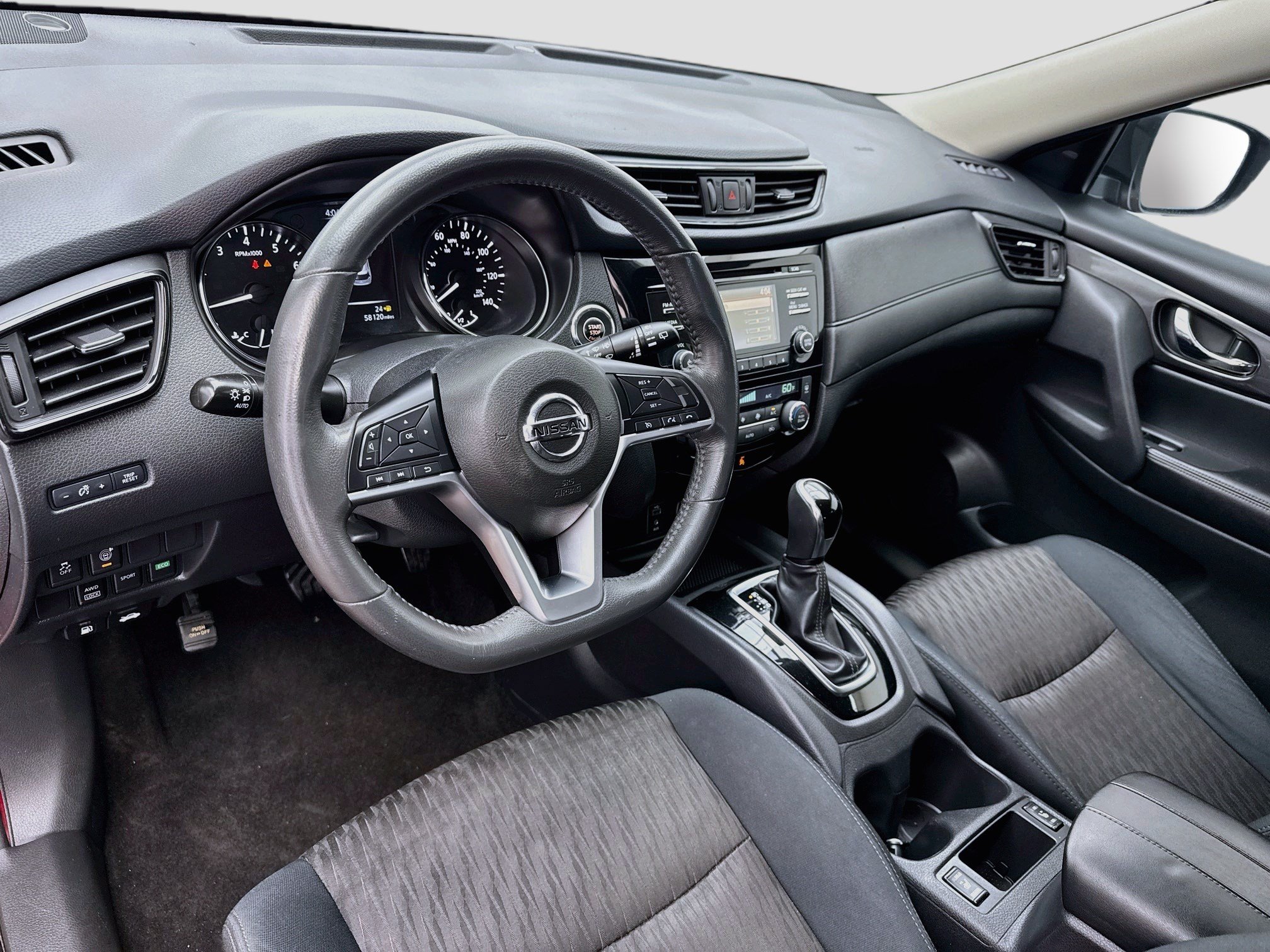 Used 2017 Nissan Rogue SV w/ SV Family Package AWD/4WD image 7