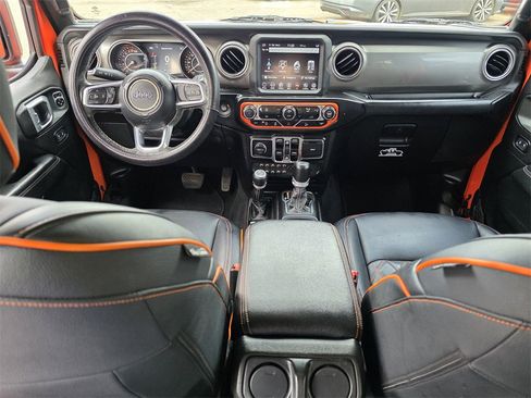 Used 2019 Jeep Wrangler Unlimited Sahara w/ Uconnect 4C Nav & Sound Group image 9