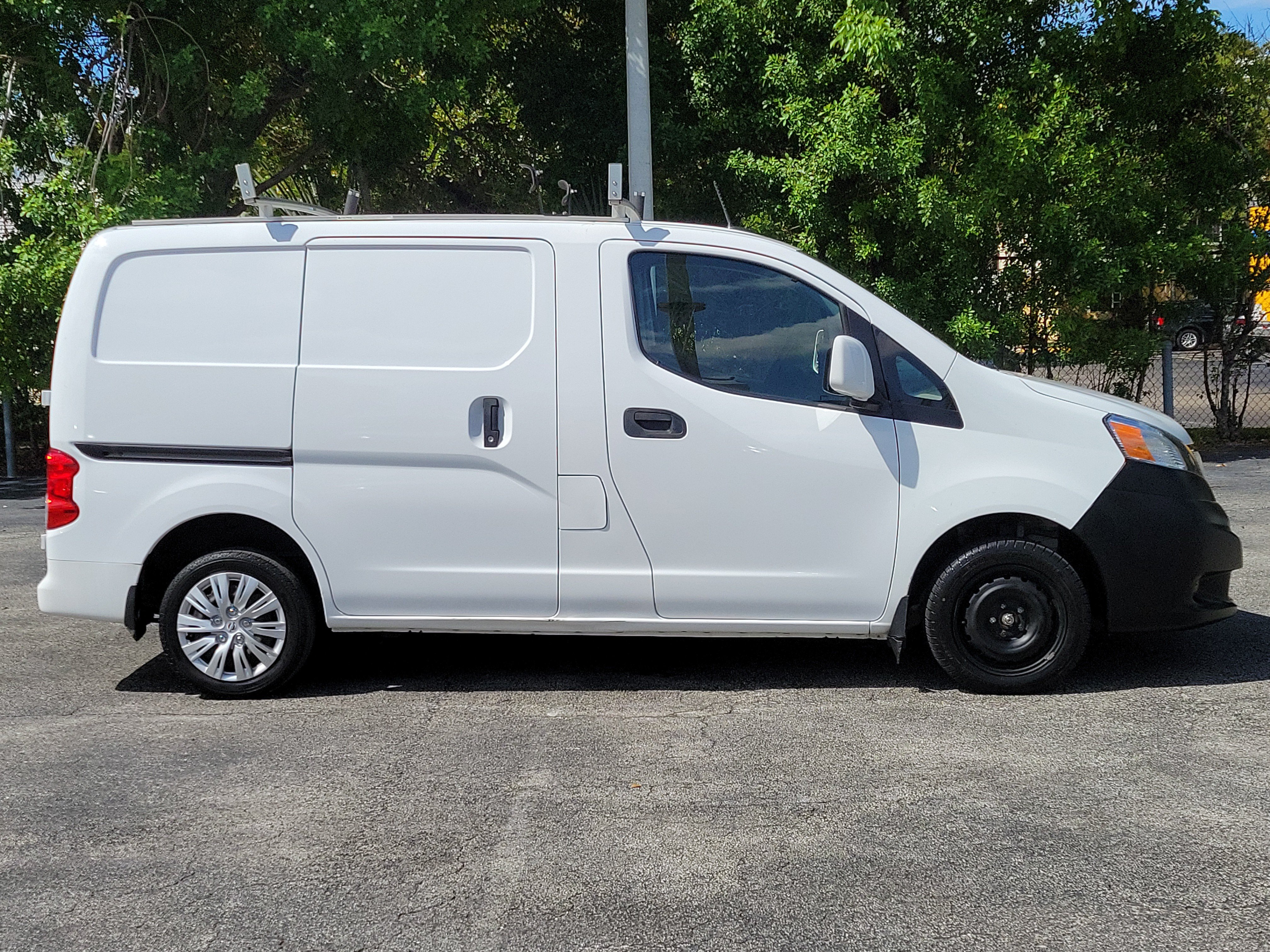 Used 2021 Nissan NV200 SV FWD image 2