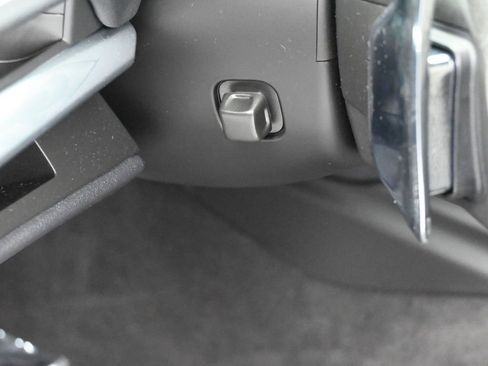 Used 2024 Chevrolet Corvette Stingray Convertible w/ Z51 Performance Package image 22