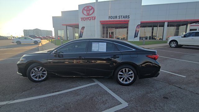 Used 2021 Toyota Avalon XLE FWD image 37