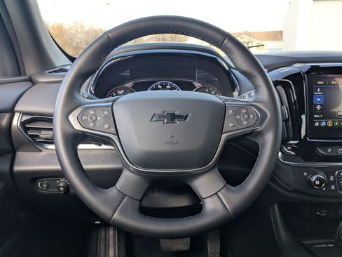 Used 2023 Chevrolet Traverse Premier image 18
