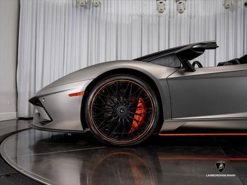 Used 2019 Lamborghini Aventador S AWD/4WD image 15
