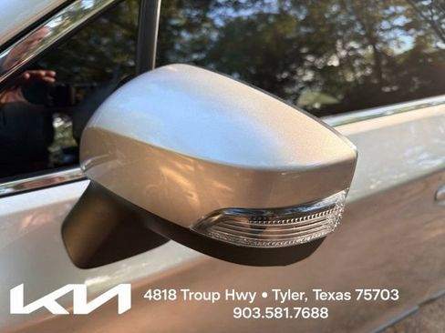 Used 2016 Subaru Outback 2.5i Limited AWD/4WD image 5
