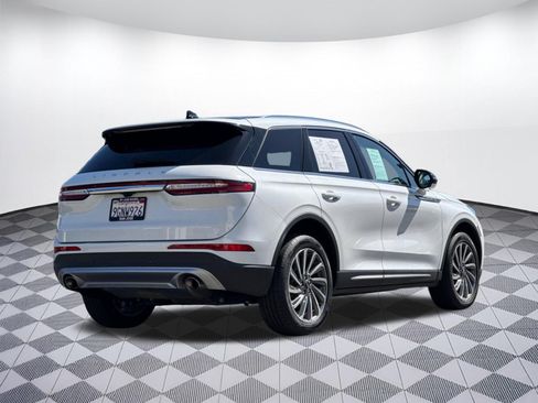 Used 2023 Lincoln Corsair Reserve w/ Equipment Group 201A FWD image 9