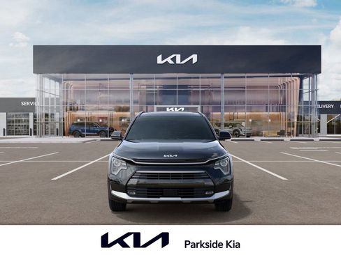 New 2025 Kia Niro EX Touring image 2