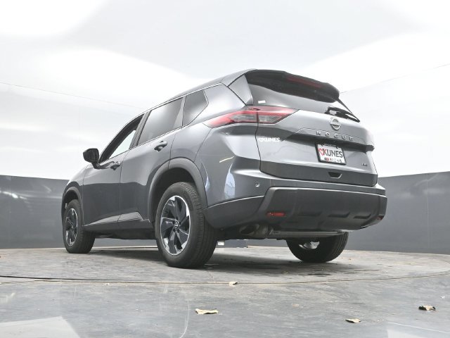 Used 2025 Nissan Rogue SV AWD/4WD image 49