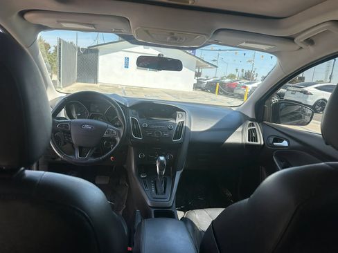 Used 2016 Ford Focus SE w/ Equipment Group 201A FWD image 46