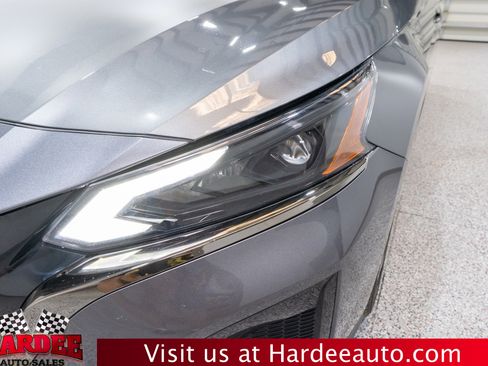 Used 2024 Nissan Altima 2.5 SR FWD image 8